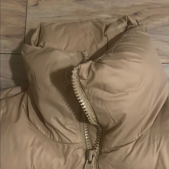 Tan Puffer Vest - Picture 2 of 5